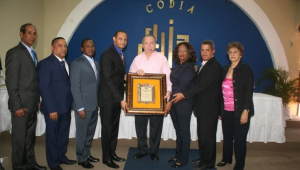 Junta Directiva del CODIA reconoce al cónsul Eduardo Selman