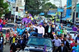 Danilo Medina hizo caravana el pasado sábado en Santiago.