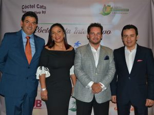 Daniel Hernández, Karina Paredes, Fabrizio Frías y Luis Núñez