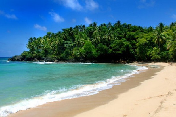 Denuncian privatizan playa Cabarete
