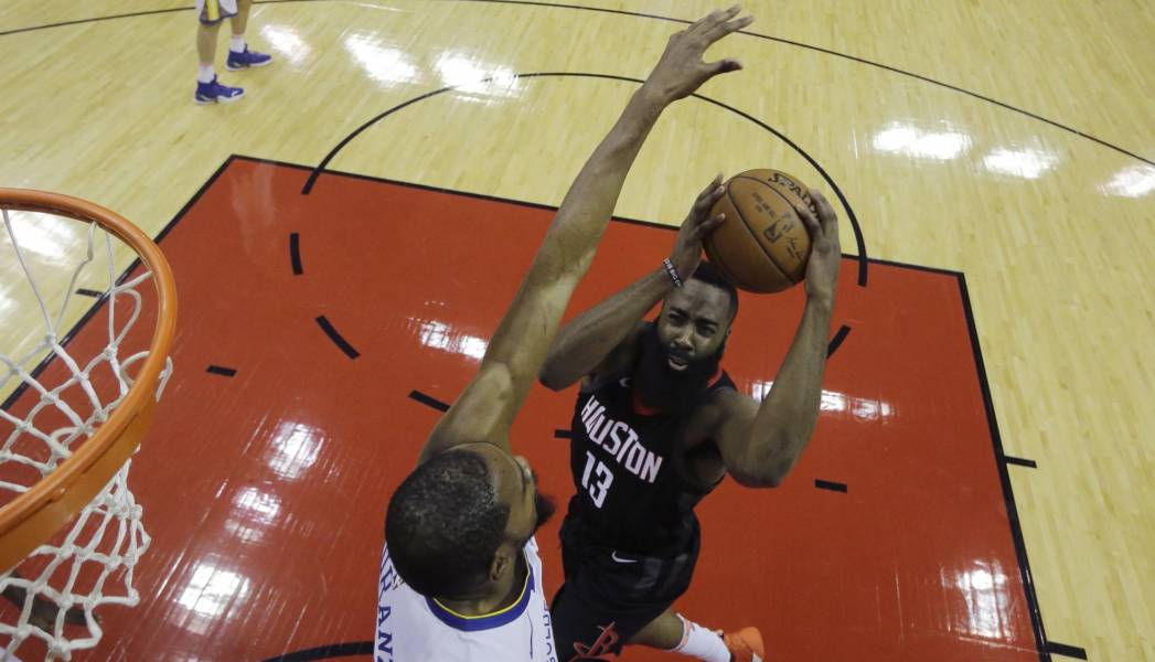 Durant abre la serie con 37 puntos y Golden State pica delante