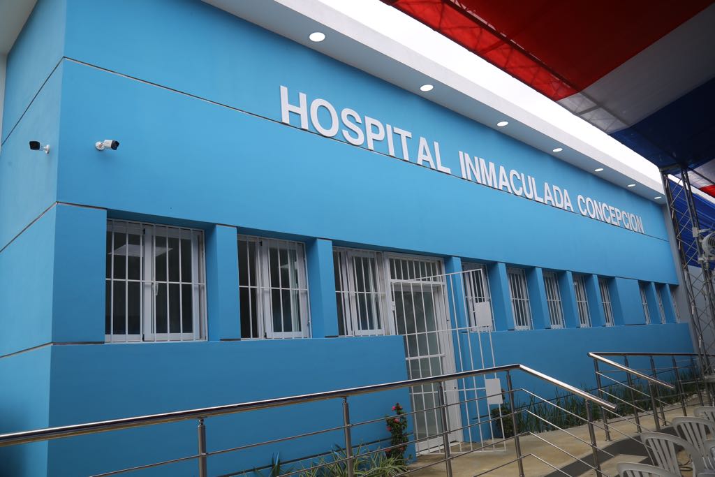 Danilo Medina inaugura hospital en Cotuí