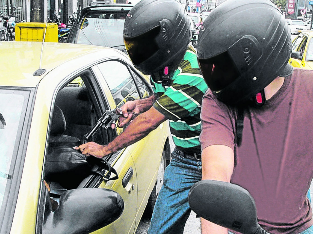Denuncian atracos contra choferes ruta “M” Santiago.