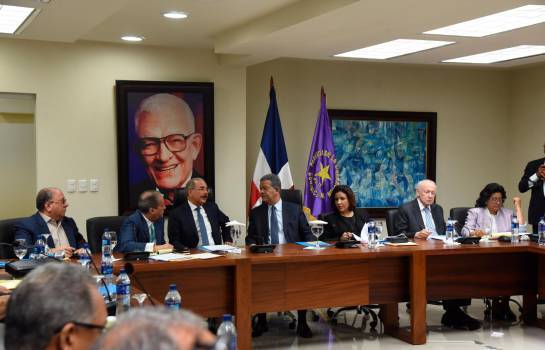 El PLD decide impugnar decisiones de la Junta sobre el arrastre de senadores