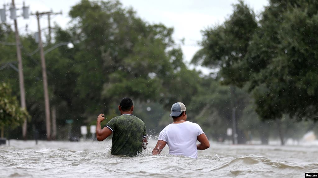 Huracán Barry aún presenta riesgos inundaciones y tornados