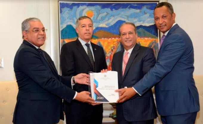 Senado recibe Presupuesto del 2020 por RD$997,119.2 millones