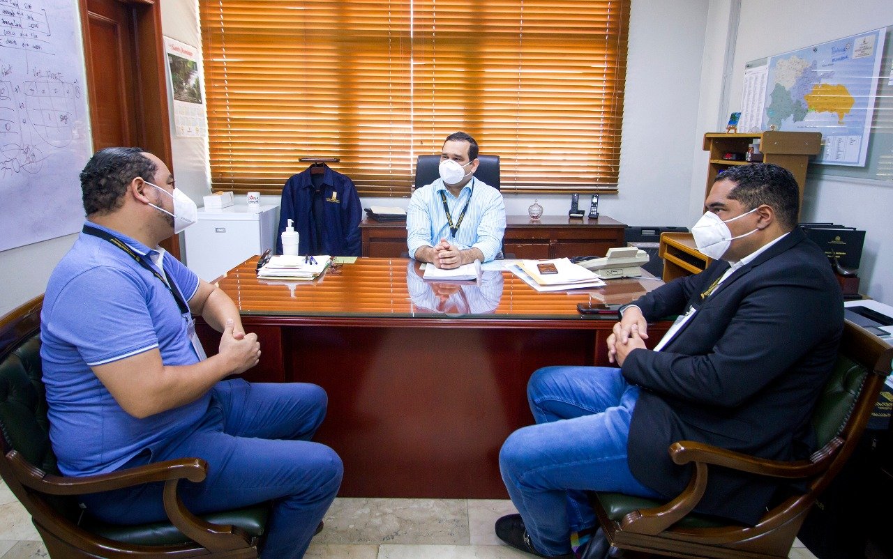JCE sostiene primera reunión con veedores designados en la Dirección de Elecciones para elecciones del 5 de julio