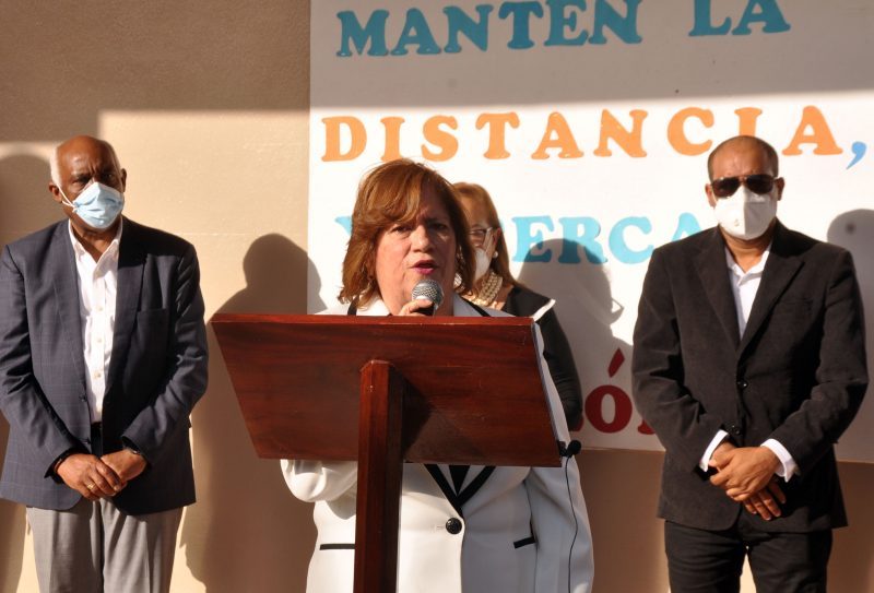 Ministerio Educación inicia en Santiago año escolar atípico