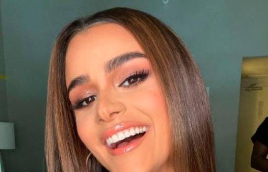 ¡Clarissa Molina será una de las anfitrionas en los Premios Juventud 2021!