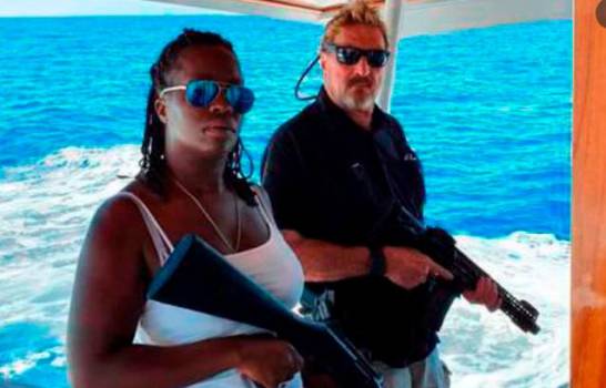 Hallan muerto a John McAfee en su celda de una prisión en Barcelona