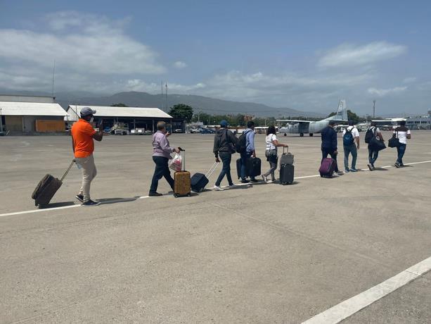 Evacuan personal de la embajada dominicana en Haití