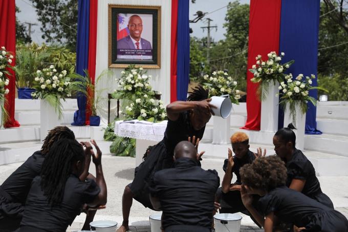 Comienzan funerales de Moise