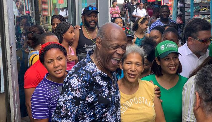 Cómo los del barrio recuerdan a Johnny Ventura