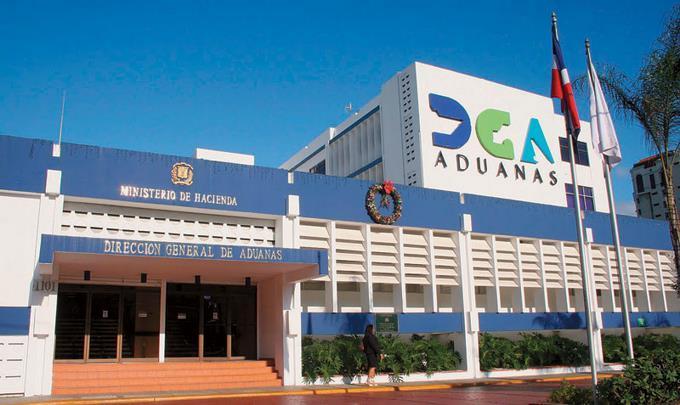 Aduanas despacha 2,263 contenedores en 24 horas