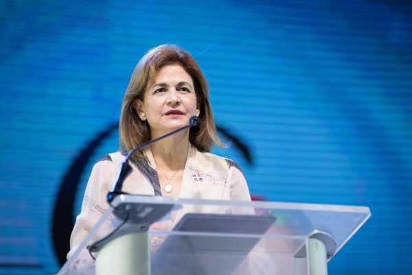 Vicepresidenta Raquel Peña dice ya tienen protocolo para eliminar el toque de queda