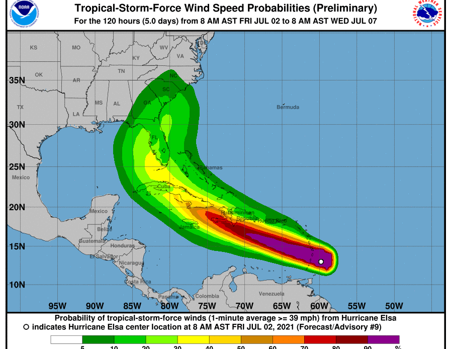 El huracán Elsa se intensifica en su avance por el este del Caribe