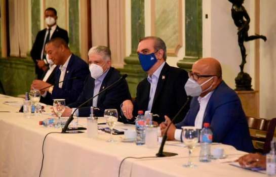 Abinader convoca al liderazgo nacional para discutir reformas