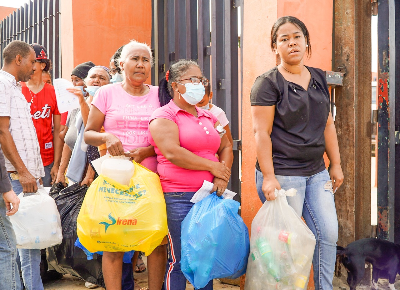 Más de 5 mil personas fueron beneficiadas en operativos de intercambio plástico por alimento