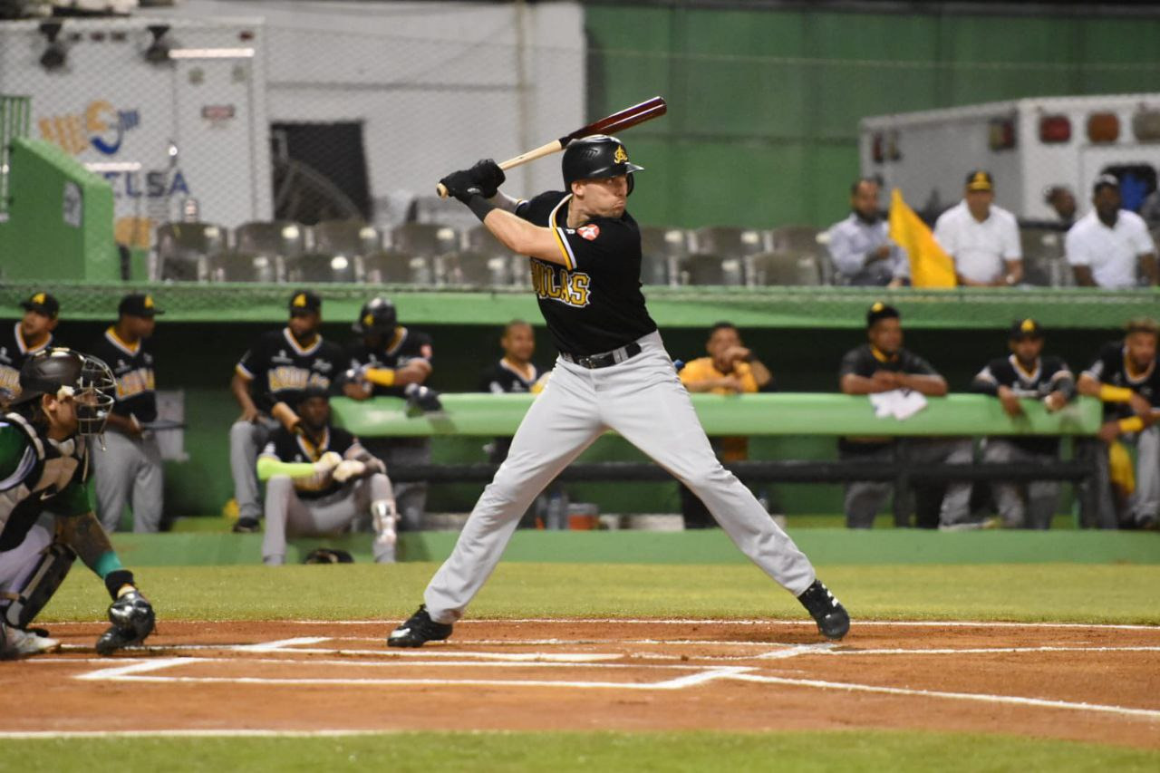 Águilas ganan sexto corrido y empatan en primer lugar