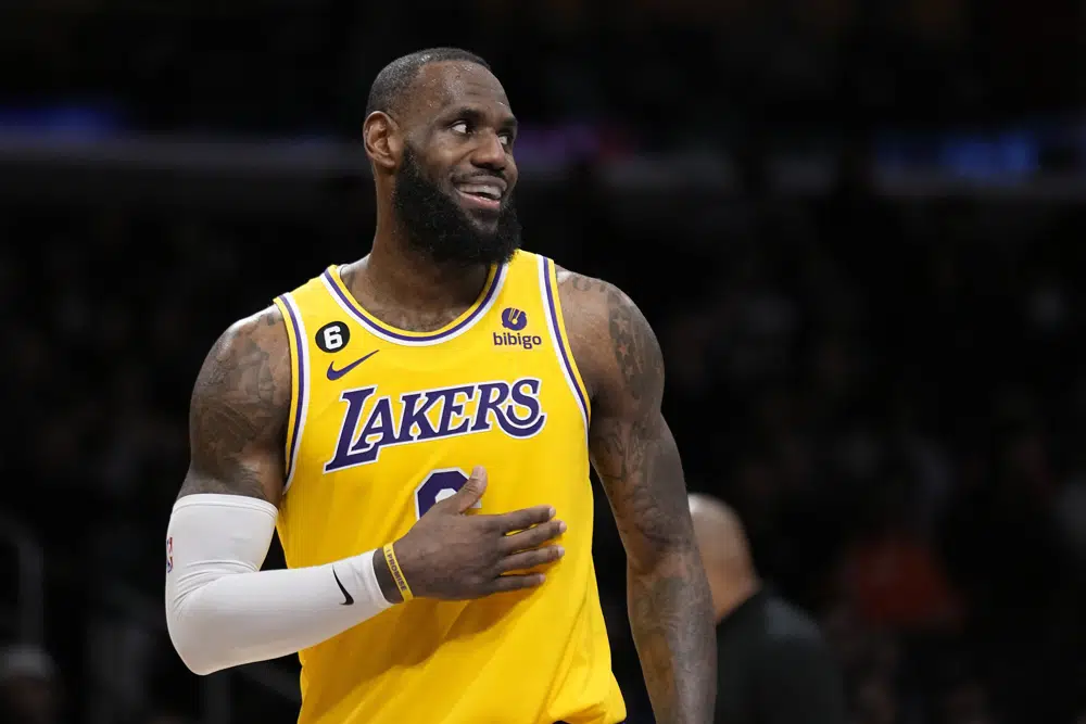 LeBron y Giannis, capitanes para el Juego de Estrellas