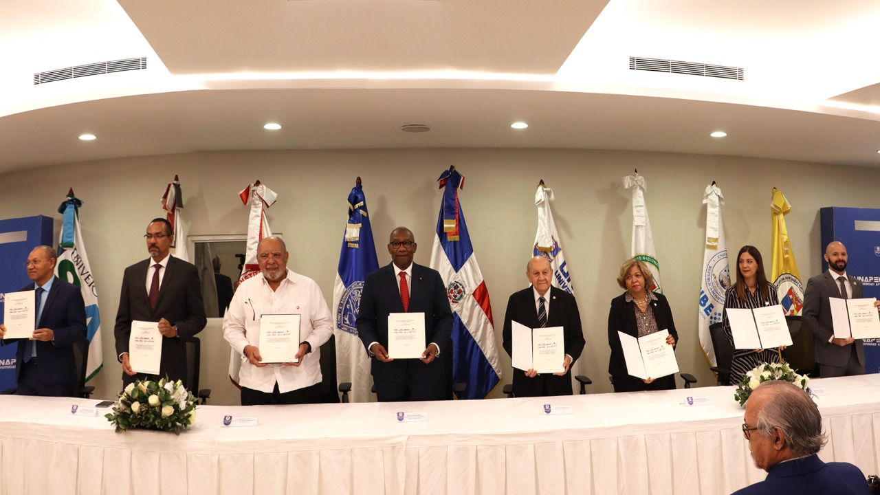 Universidades firman acuerdo para investigación y manejo del sargazo en República Dominicana