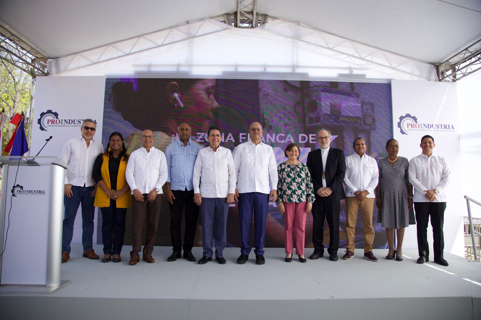 Proindustria rehabilita ZF de Baní  iniciando con 2000 empleos directos.