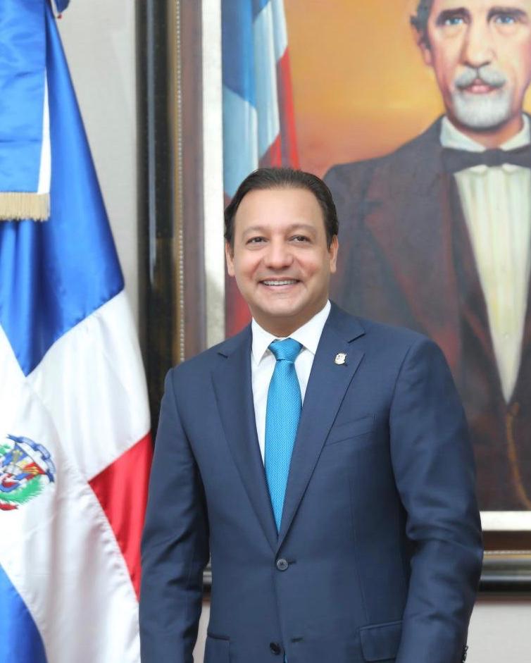 Abel Martínez rinde cuentas de exitosa gestión al frente de cabildo de Santiago