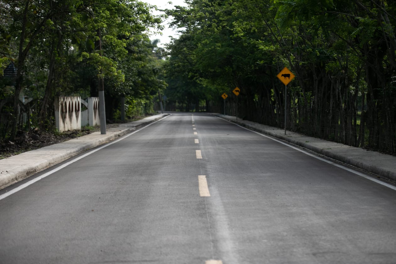 Presidente Abinader inaugura reconstrucción de la carretera de acceso a la presa de Rincón, remozamiento del CPN El Verde y helipuerto