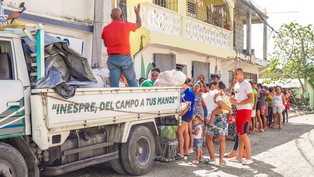 Más de 20 mil personas residentes en Los Alcarrizos han sido beneficiadas con ventas de alimentos a bajos costos del Inespre