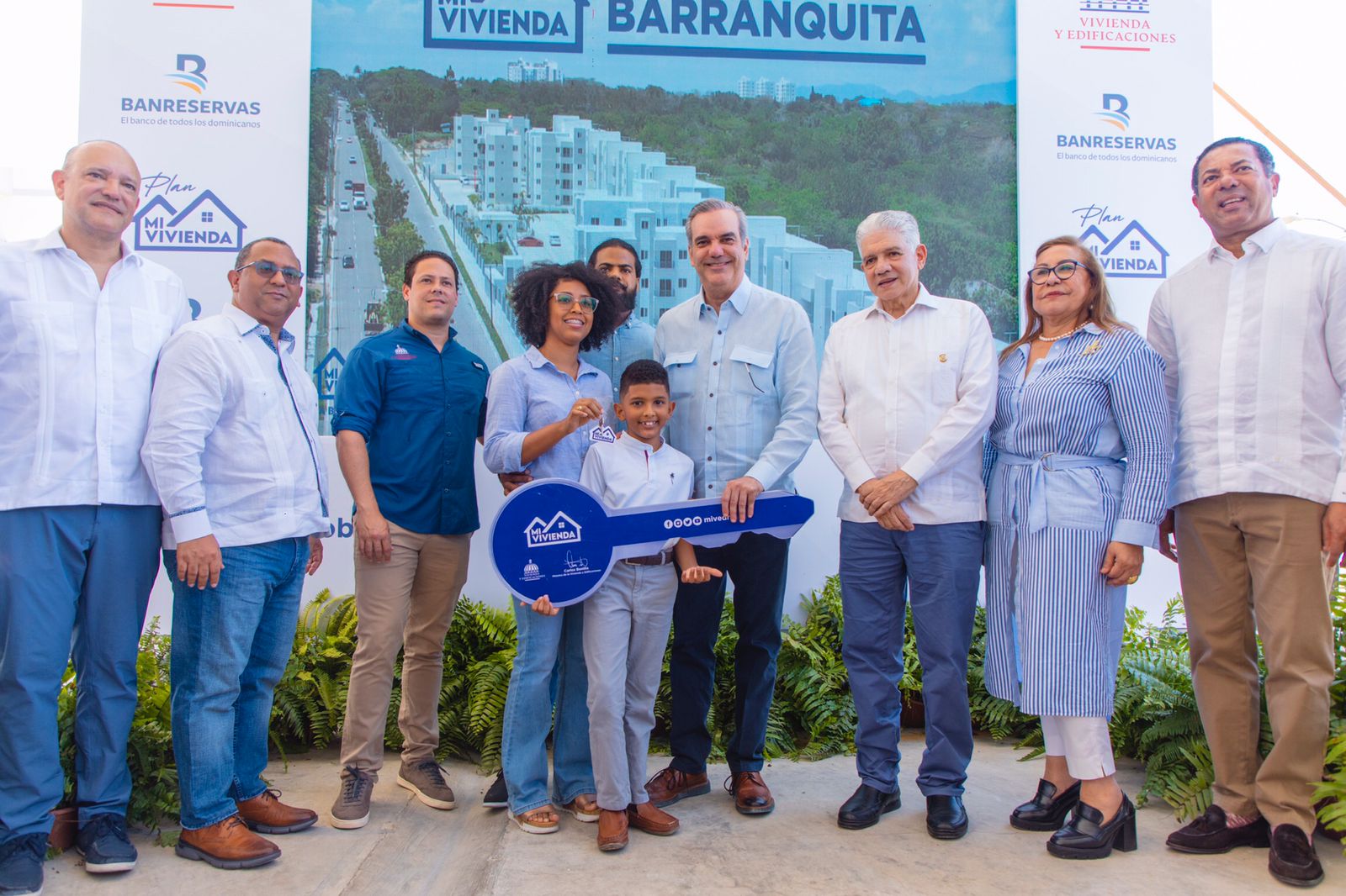 Presidente Abinader inauguró ocho obras en el fin de semana