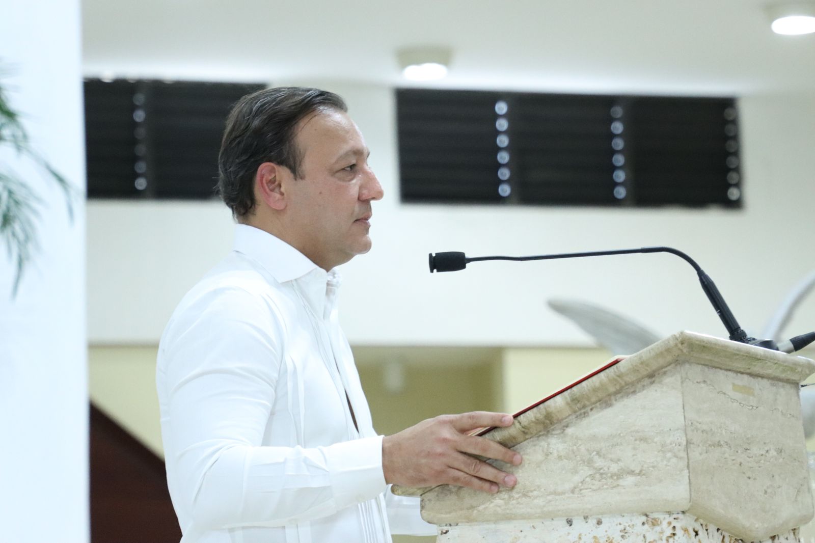 Abel Martínez agradece solidaridad hacia su familia por el fallecimiento de su madre