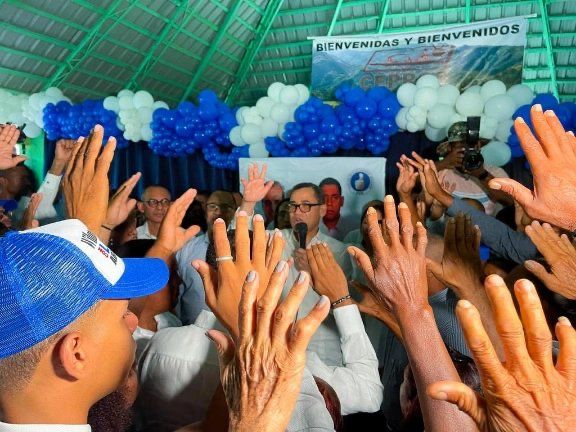 PRM juramenta al alcalde de Padre Las Casas