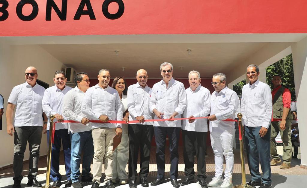 Presidente Abinader recorre durante dos días cuatro provincias del Cibao, inaugura catorce obras