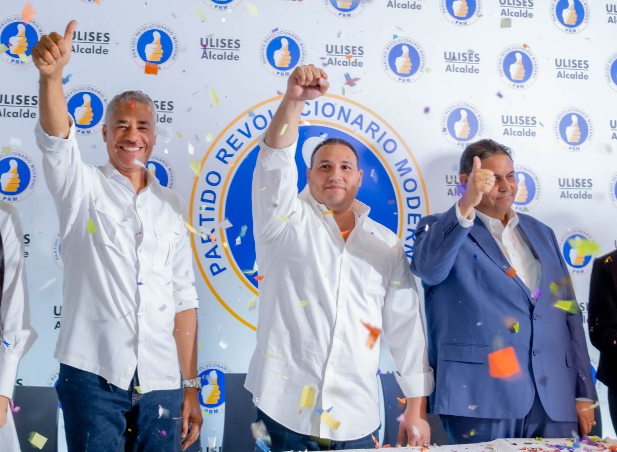 Gilberto Serulle Hijo presenta candidatura a Diputado