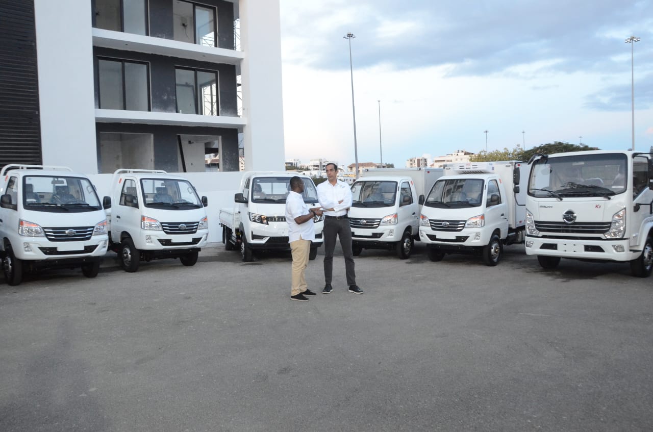 Bonsai Motors inaugura local y presenta nuevos camiones eléctricos de la reconocida marca Weichai