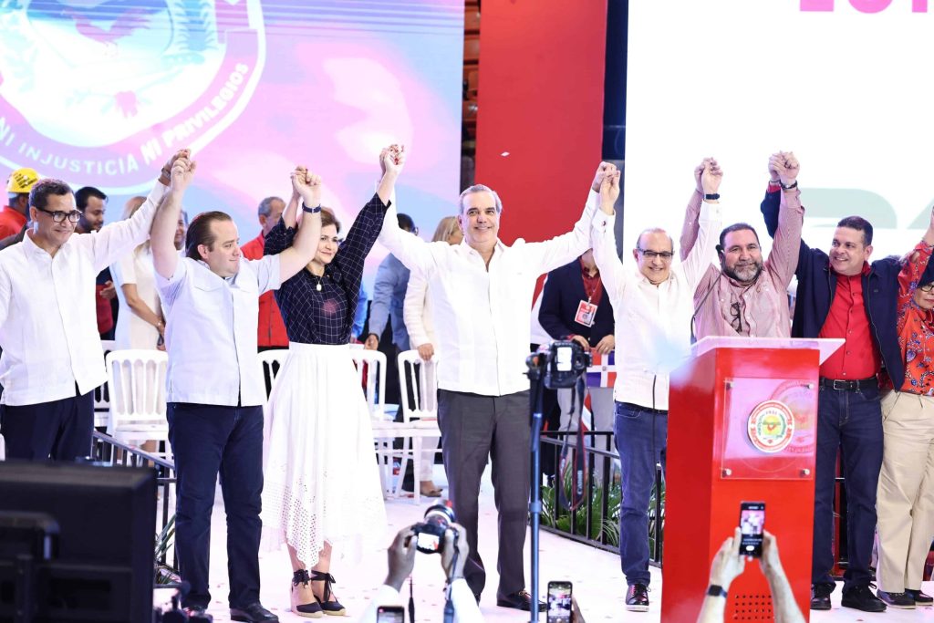 Presidente Luis Abinader anuncia Raquel Peña repetirá como su candidata a la Vicepresidencia