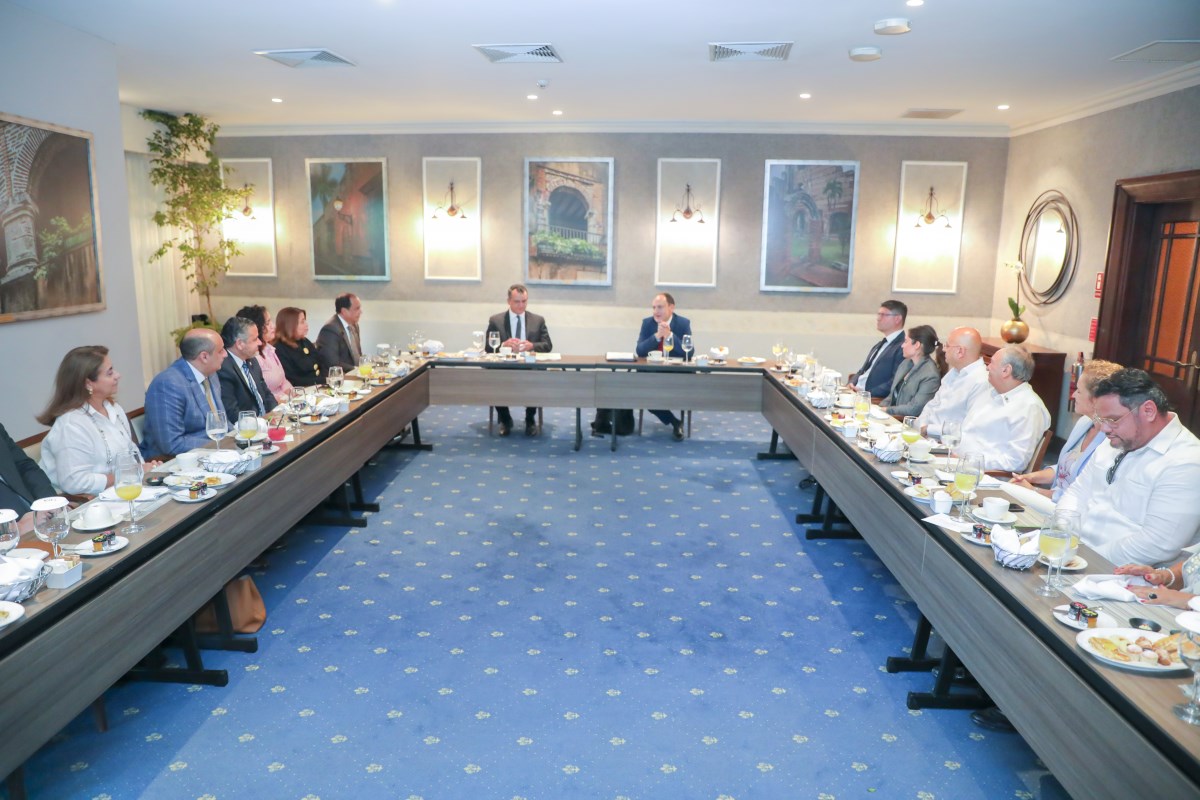 Pleno de la JCE comparte experiencia del sistema electoral de RD con embajadores latinoamericanos y del Caribe