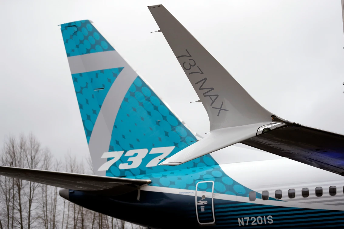 Boeing pide a aerolíneas inspeccionar sus aviones 737 Max por posible tornillo suelto