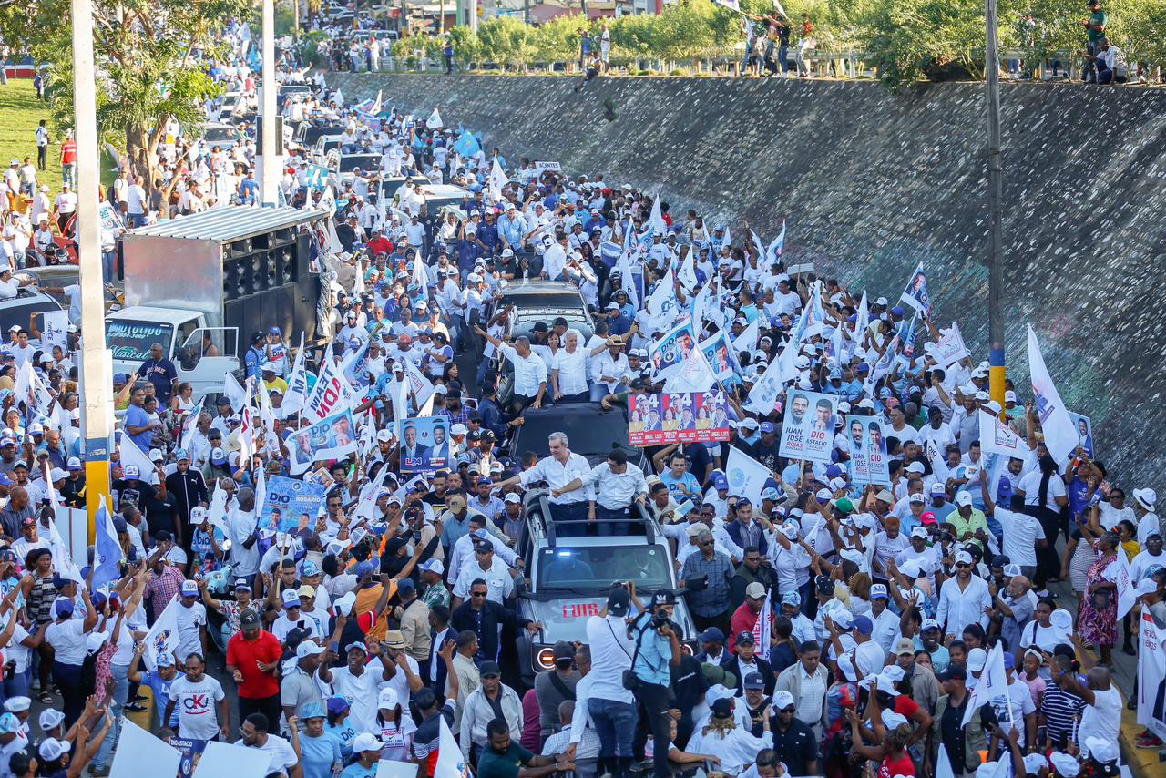 Luis Abinader recorrerá siete municipios en apoyo a candidatos municipales