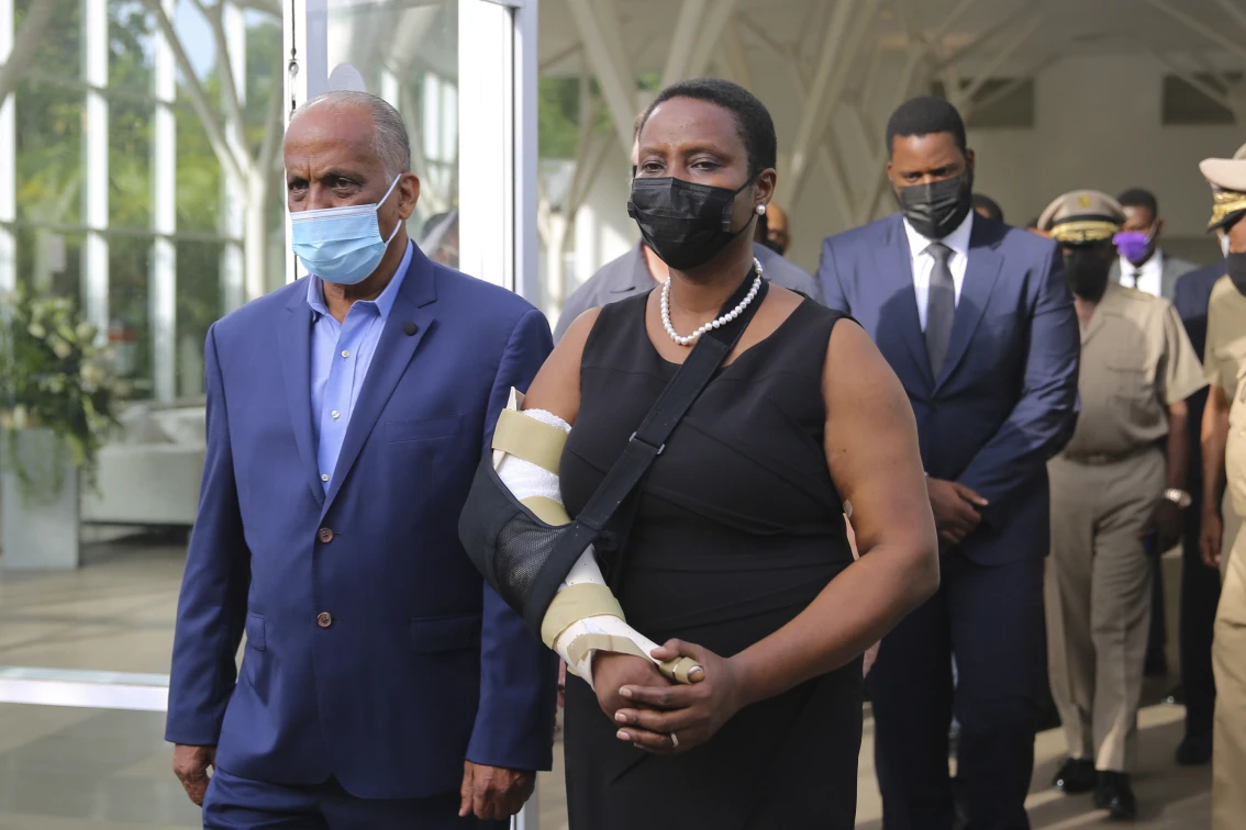 Juez busca entrevistar a la viuda de presidente haitiano asesinado