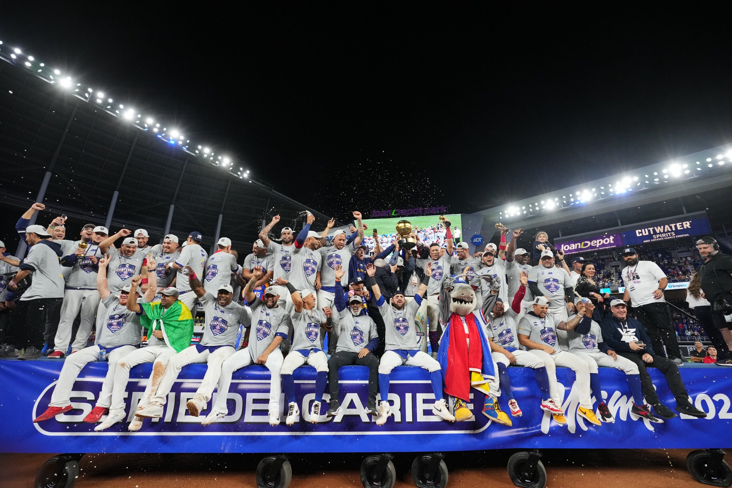 Venezuela blanquea a R.D. y se corona campeón de la Serie del Caribe