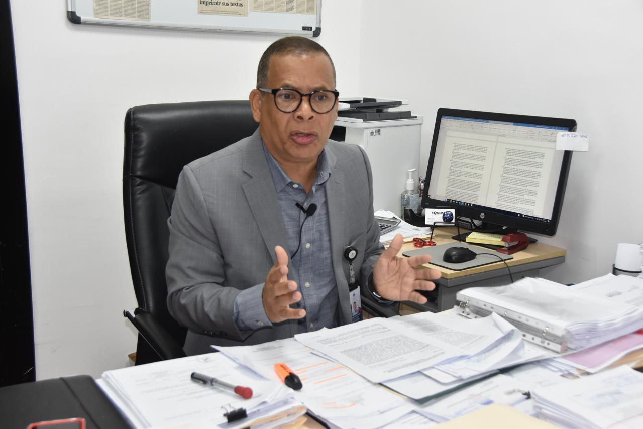Minerd deposita demanda ante Procuraduría General de la República contra fumigadoras por intoxicación de estudiantes en escuelas del Nordeste