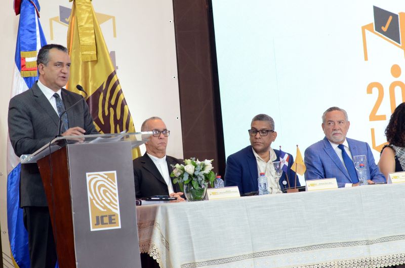 Presidente de la JCE exhorta a partidos mantener el civismo que han mostrado durante campaña municipales