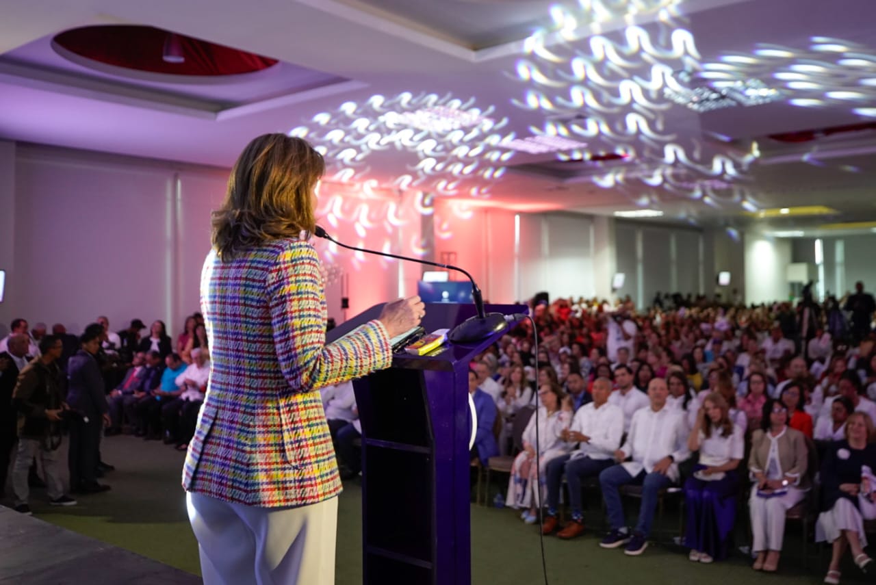 Vicepresidenta en el Día de la Mujer: “las dominicanas queremos más, merecemos más y vamos a hacer más por el cambio del país”