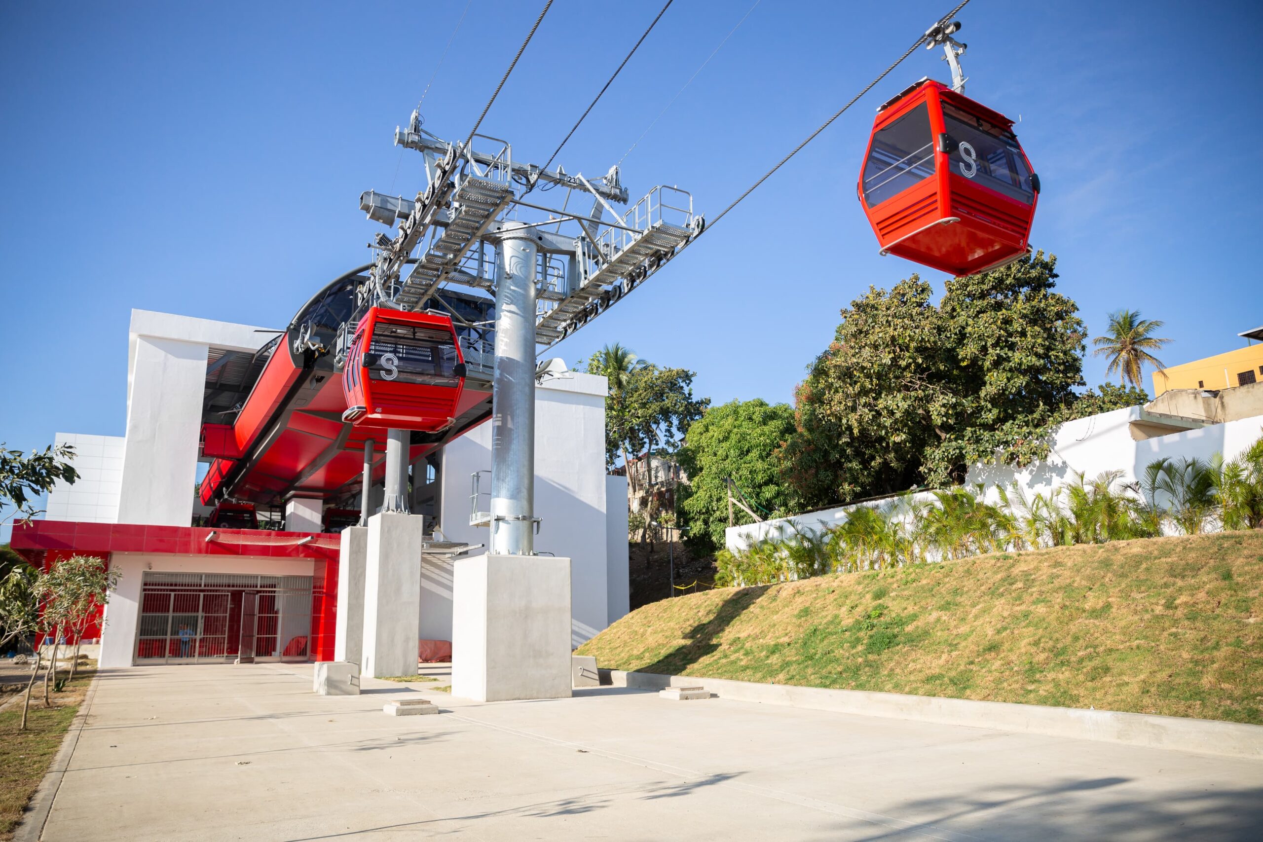 Presidente Abinader inaugura tramo I del teleférico de Santiago