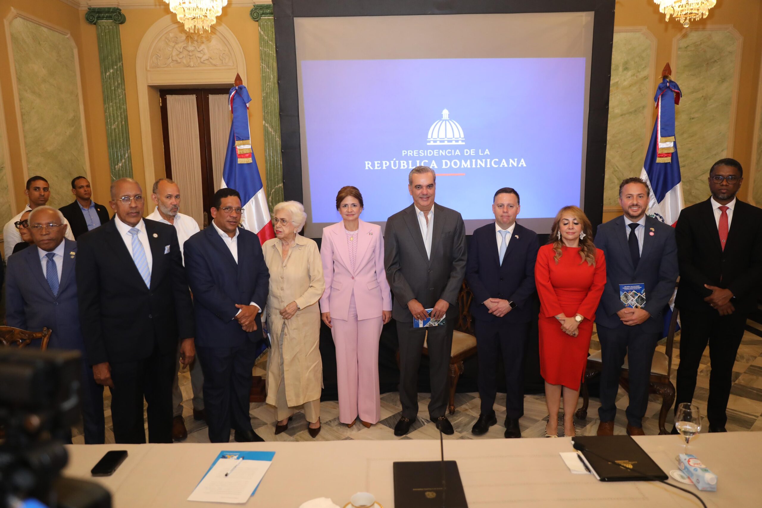 Gobierno presenta nuevo reglamento de aplicación de la Ley 340-06 que aportará mayor eficiencia y controles a las contrataciones públicas