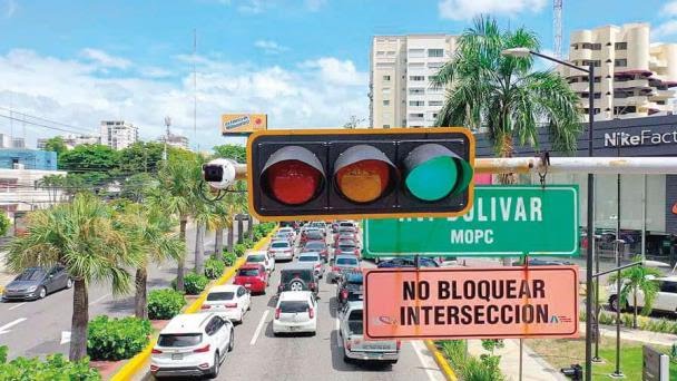 Contraloría realiza auditoría especial a proyecto semáforos inteligentes