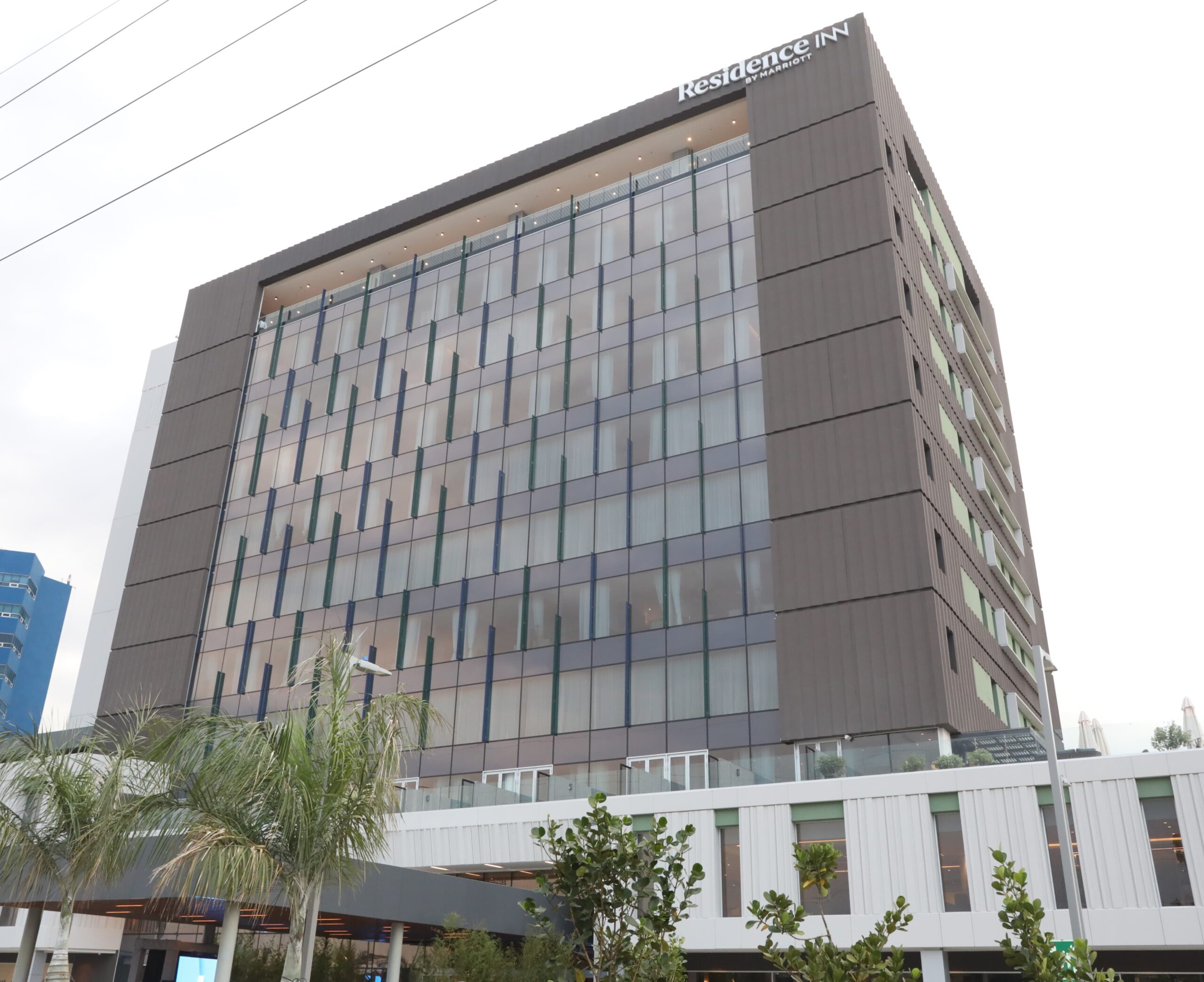 Presidente Abinader asiste a inauguración del HOMS Health and Wellness Center, que fortalecerá el turismo de salud en Santiago