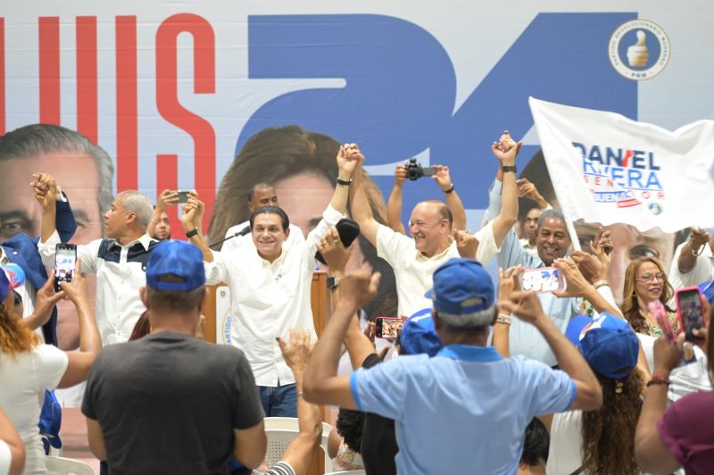 Alcalde electo Ulises Rodríguez afirma que Daniel Rivera ganará senaduría de Santiago con el 70% de los votos