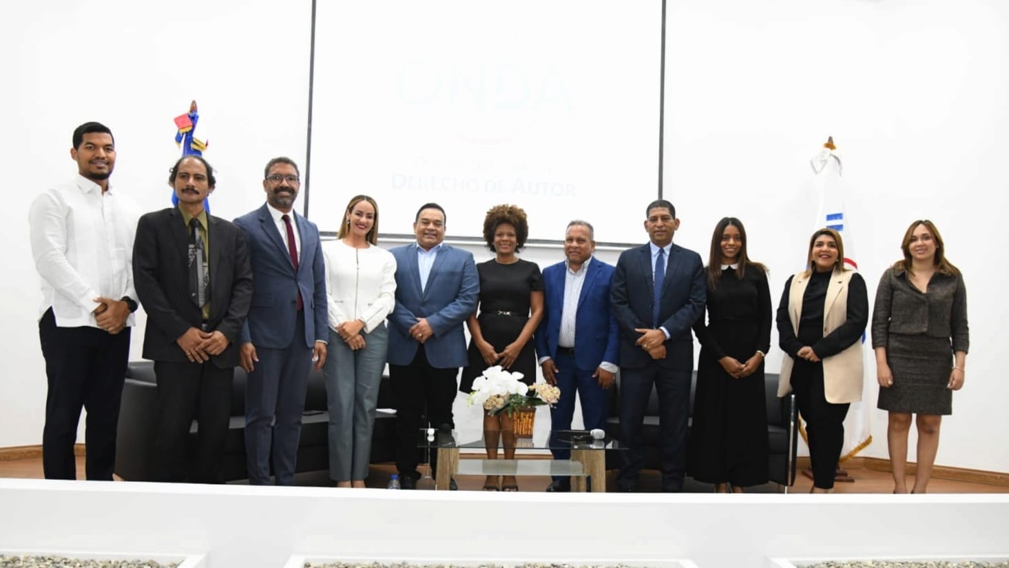 Expertos plantean impacto de industria creativa en el desarrollo cultural y económico del país
